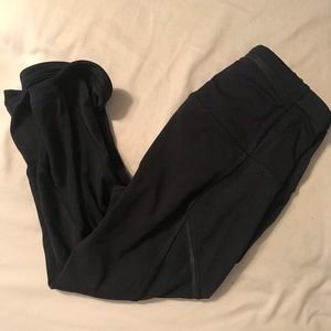 Lululemon crop leggings with mesh size 2